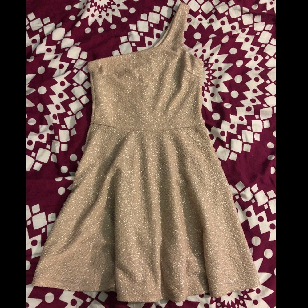 One shoulder dress